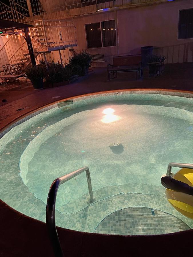 Sandpiper Springs Retreat & Spa Дезърт Хот Спрингс Екстериор снимка