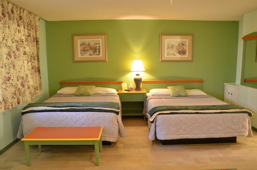 Sandpiper Springs Retreat & Spa Дезърт Хот Спрингс Стая снимка
